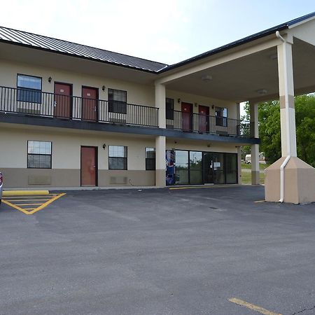 Hiway Inn Express - Kiowa Luaran gambar