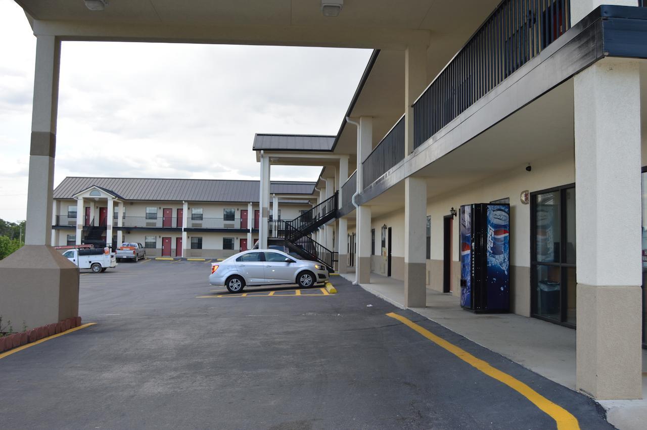 Hiway Inn Express - Kiowa Luaran gambar