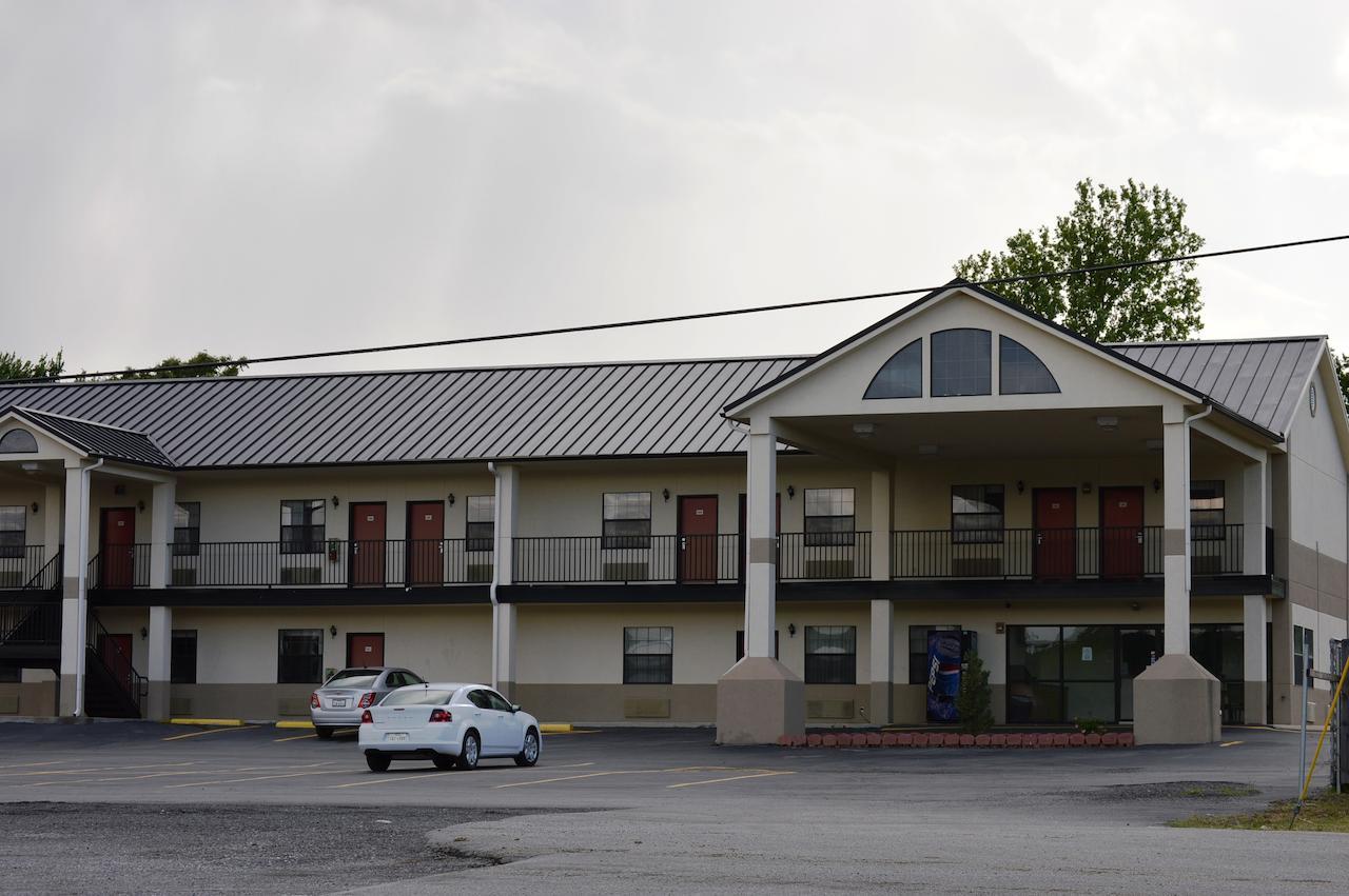 Hiway Inn Express - Kiowa Luaran gambar